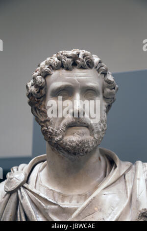 Antonino Pio (138-161 AD) in abito militare. Circa 140 DC. Dalla casa di Giasone Mangus, busto. Cirene, Nord Africa. British Museum. Londra. Foto Stock