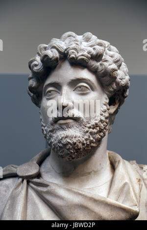 L'imperatore Marco Aurelio (121-180 AD). busto in un mantello frangiato. Circa 160-170 d.c. Dal Cireneo, Nord Africa. British Museum. Londra. Regno Unito. Foto Stock