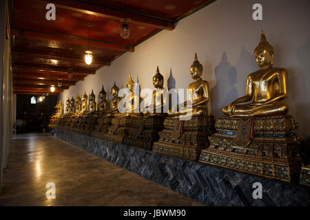 Sala del Buddha, Wat Pho, Bangkok, Thailandia Foto Stock