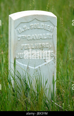 Una pietra di testa segna il punto in cui un ignoto U.S soldato del settimo cavalleria cadde durante la battaglia di Little Bighorn, Montana, nel 1876. Foto Stock