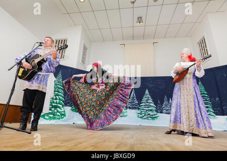 TROY, New York/USA - 25 FEB 2017: la musica e la danza tradizionali a annuale Festival Russo Foto Stock