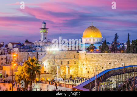 Skyline della Città Vecchia presso il Muro Occidentale e il Monte del Tempio a Gerusalemme, Israele. Foto Stock