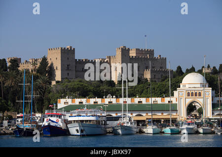 Grecia DODECANNESO, Rodi, Palazzo del Gran Maestro, Nuovo Mercato, Mandraki Harbour, Foto Stock