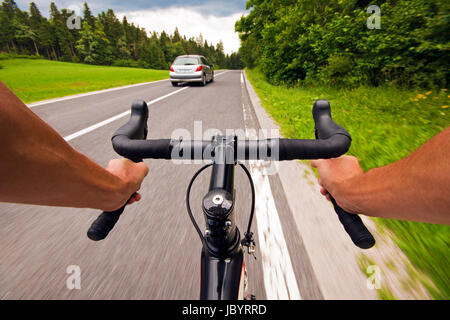 Ciclismo su strada ad angolo ampio riprese di velocità Foto Stock