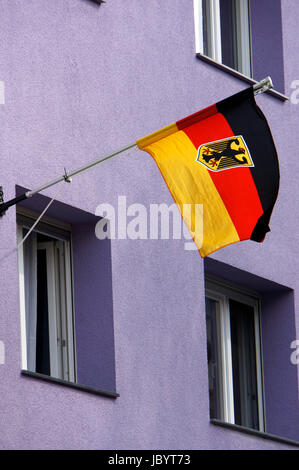 Bunte Fassaden in einer Wohnstraße, Köln, Nordrhein-Westfalen, Deutschland Foto Stock