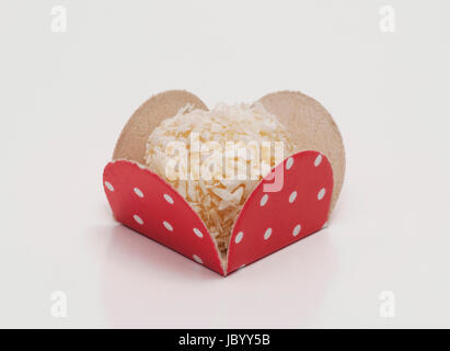 Beijinho è brasiliana dolce fatto con latte condensato e cocco Foto Stock