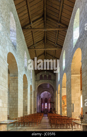 In Francia, in Allier (03), Ébreuil, église Saint-Léger d'Ébreuil, la nef // Francia Allier, Ebreuil, Saint Leger d'Ebreuil chiesa, la navata centrale Foto Stock