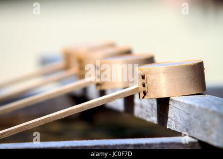 Kyoto, Giappone - 12 Aprile 2013: Il Santuario è classificato come un Beppyou Jinja (il rango sommitale per santuari) dall Associazione dei Santuari Shintoisti. È elencato come un importante proprietà culturale del Giappone Foto Stock