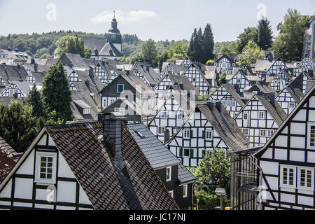 Fachwerkhäuser in der Altstadt von Freudenberg Foto Stock