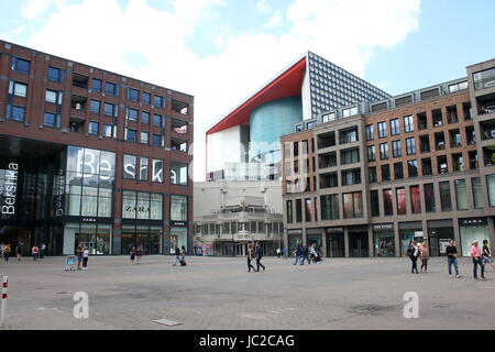 TivoliVredenburg musica contemporanea complesso in Utrecht, Paesi Bassi, visto da Vredenburgplein. (Estate 2017), Foto Stock