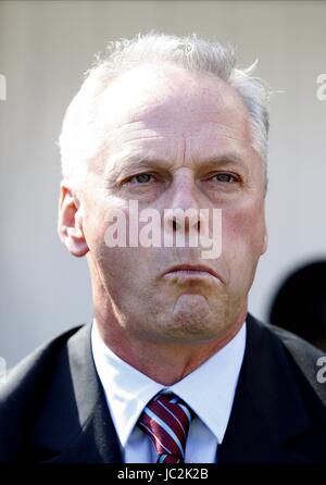 KEVIN MACDONALD ASTON VILLA CARETAKER MANAGER.ST JAMES PARK NEWCASTLE INGHILTERRA 22 Agosto 2010 Foto Stock