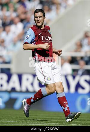 STEWART DOWNING Aston Villa FC Aston Villa FC.ST JAMES PARK NEWCASTLE INGHILTERRA 22 Agosto 2010 Foto Stock