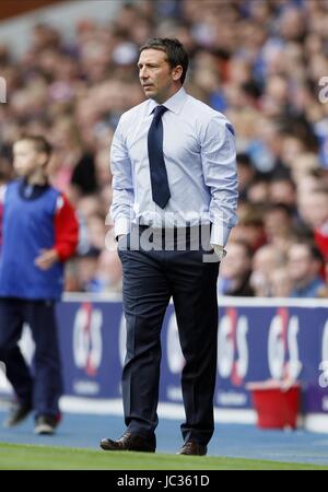 DEREK MCINNES ST.JOHNSTONE FC MANAGER ST.JOHNSTONE FC MANAGER IBROX GLASGOW Scozia 28 Agosto 2010 Foto Stock