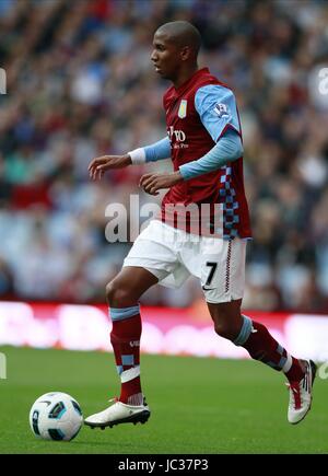 ASHLEY Young Aston Villa FC VILLA PARK Birmingham Inghilterra 18 Settembre 2010 Foto Stock