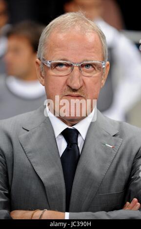 LUIGI DELNERI JUVENTUS MANAGER JUVENTUS MANAGER City of Manchester Stadium Manchester Inghilterra 30 Settembre 2010 Foto Stock