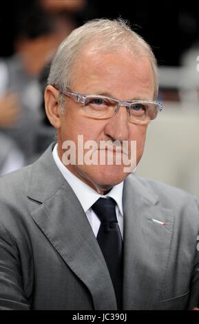 LUIGI DELNERI JUVENTUS MANAGER JUVENTUS MANAGER City of Manchester Stadium Manchester Inghilterra 30 Settembre 2010 Foto Stock