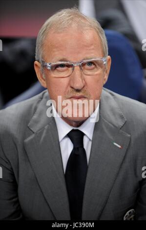 LUIGI DELNERI JUVENTUS MANAGER JUVENTUS MANAGER City of Manchester Stadium Manchester Inghilterra 30 Settembre 2010 Foto Stock