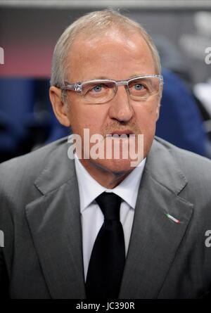 LUIGI DELNERI JUVENTUS MANAGER JUVENTUS MANAGER City of Manchester Stadium Manchester Inghilterra 30 Settembre 2010 Foto Stock