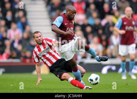 PHIL BARDSLEY & NIGEL REO COKE SUNDERLAND V Aston Villa STADIO DELLA LUCE SUNDERLAND INGHILTERRA 23 Ottobre 2010 Foto Stock