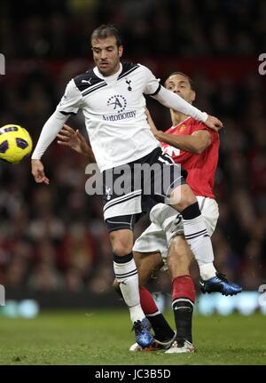 RAFAEL VAN DER VAART & RIO FER MANCHESTER UNITED V SPURS OLD TRAFFORD Manchester Inghilterra 30 Ottobre 2010 Foto Stock