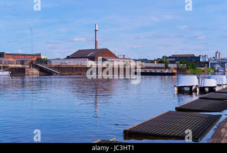 Chiatta sul fiume Trent, Nottingham, Nottinghamshire, East Midlands, Inghilterra Foto Stock