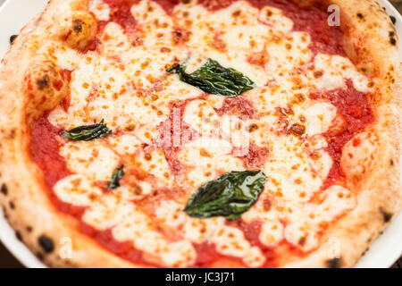 Italiano pizza margarita dettaglio Foto Stock