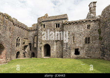 Il castello di Weobley, fortificata del XIV secolo Manor House, Gower, Wales, Regno Unito Foto Stock