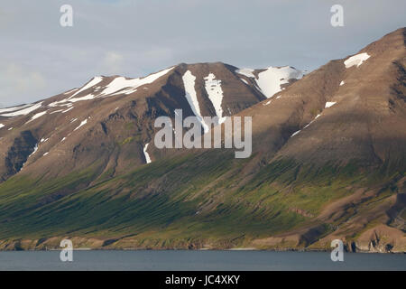 Akureyri, Islanda, che mostra paesaggi geologici Foto Stock