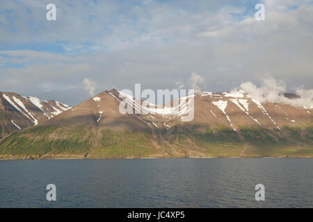 Akureyri, Islanda, che mostra paesaggi geologici Foto Stock