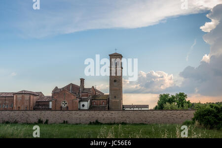 L' Abbazia di Chiaravalle della Colomba Foto Stock