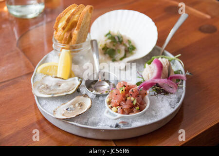 Raw Bar, Edna Ristorante, Halifax, Nova Scotia, Canada Foto Stock