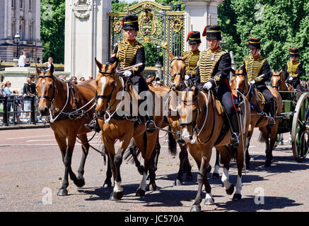 Artigliere dal re della truppa cavallo Royal Artillery, Londra Foto Stock