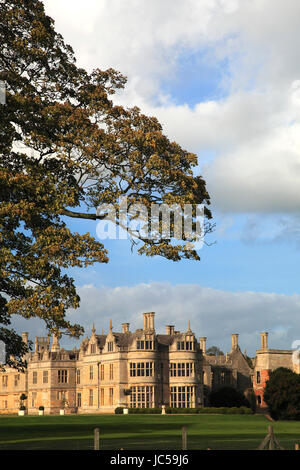 I colori autunnali, Kirby Hall, vicino a Corby town, Northamptonshire, England, Regno Unito Foto Stock