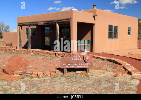 Ingresso di Abo rovine a Salinas monumento nazionale, uno dei molti antichi pueblo e coloniale spagnolo siti archeologici nello Stato del New Mexico Foto Stock