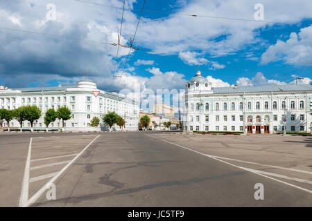 Il palazzo del governo della Regione di Tver sulla Sovetskaya street nel centro della città di Tver Foto Stock