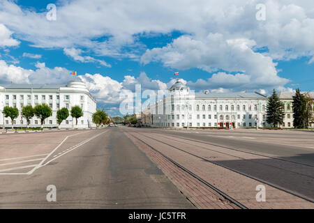 Il palazzo del governo della Regione di Tver sulla Sovetskaya street nel centro della città di Tver Foto Stock