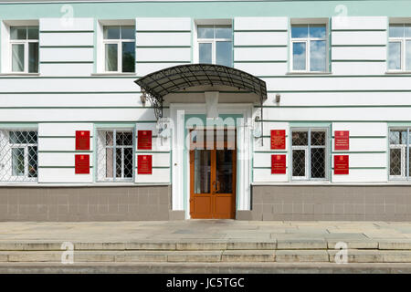 I ministeri della pubblica istruzione e della sanità della regione di Tver sulla Sovetskaya street nel centro della città di Tver Foto Stock