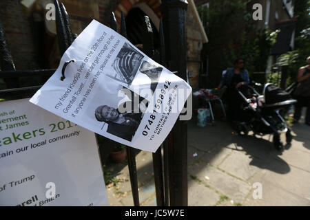 La mancanza di un poster per Khadija Saye, che gli amici stanno cercando insieme con sua madre Maria Mendy a seguito dell'incendio a Grenfell Torre nel West London. Foto Stock