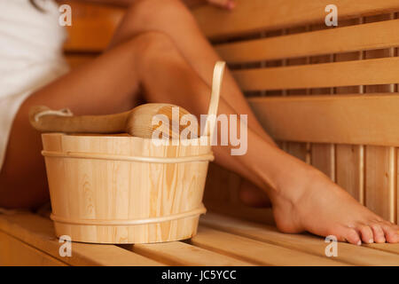 Il tempo di rilassarsi nella sauna Foto Stock