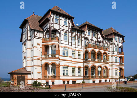 " La Repubblica federale di Germania, Meclemburgo-Pomerania occidentale, Kuehlingsborn, molla di raffreddamento, hotel ''Castello sul mare', Deutschland, Meclenburgo-Pomerania Occidentale, Kühlingsborn, Foto Stock