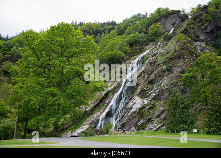 Al Powerscourt waterfall, fiume Dargle, con Enniskerry, County Wicklow, Irlanda, Gran Bretagna, al Powerscourt cascata, al Powerscourt Wasserfall, Fluss Dar Foto Stock