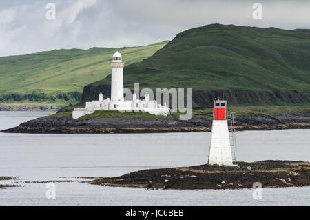 Eilean Musdile faro sul modo per il Isle of Mull nelle Ebridi Interne Foto Stock