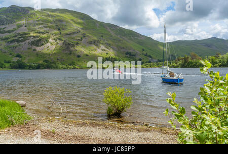 Una vista del lago Ullswater a Glenridding nel distretto del lago, Cumbria Foto Stock