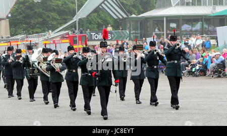 Beaulieu, Hampshire, Regno Unito - 29 Maggio 2017: Militare Marching Band del Winchester fucili al 2017 999 mostra presso il National Motor Museum Foto Stock