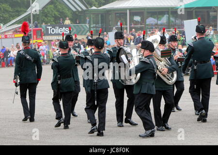 Beaulieu, Hampshire, Regno Unito - 29 Maggio 2017: Militare Marching Band del Winchester fucili al 2017 999 mostra presso il National Motor Museum Foto Stock