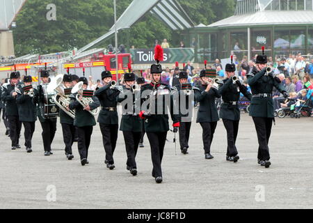 Beaulieu, Hampshire, Regno Unito - 29 Maggio 2017: Militare Marching Band del Winchester fucili al 2017 999 mostra presso il National Motor Museum Foto Stock