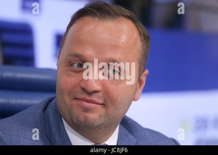 Mosca, Russia. Xiii Giugno, 2017. Avvocato Konstantin Dobrynin partecipare ad una conferenza stampa. Credito: Victor Vytolskiy/Alamy Live News Foto Stock