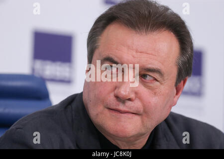 Mosca, Russia. Xiii Giugno, 2017. Film del regista Alexei Uchitel guarda ad una conferenza stampa del suo film Matilda. Credito: Victor Vytolskiy/Alamy Live News Foto Stock