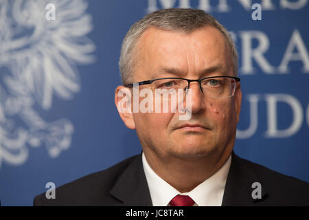 Ministro polacco di infrastruttura, Andrzej Adamezyk parla durante una conferenza stampa tenutasi in occasione della conferenza lo sviluppo delle ferrovie polacche e approfittando dei fondi dell'Unione europea". 14. Giugno 2017, Varsavia, Polonia · nessun filo servizio · Foto: Jan A. Nicolas/dpa Foto Stock