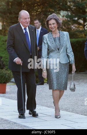 Emerito Re Juan Carlos I e la regina Sofia di Grecia durante il tributo 'Dialogo' Asotietion in Spagna a Madrid, mercoledì 15 giugno, 2017 Foto Stock